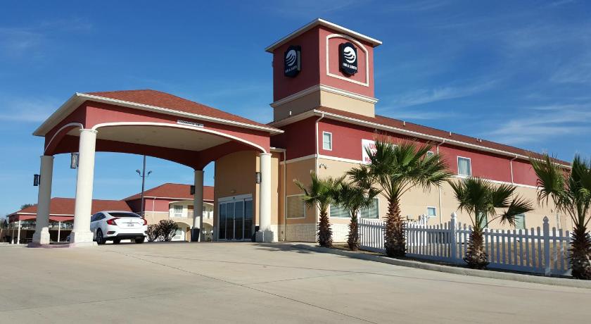 Executive Inn & Suites photo