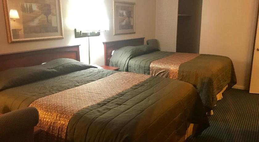 Redwood Inn photo
