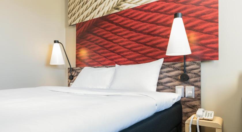 Image of Room with 1 double bed 63x79 inches 160x200 cm,  new sleep easy concept 10