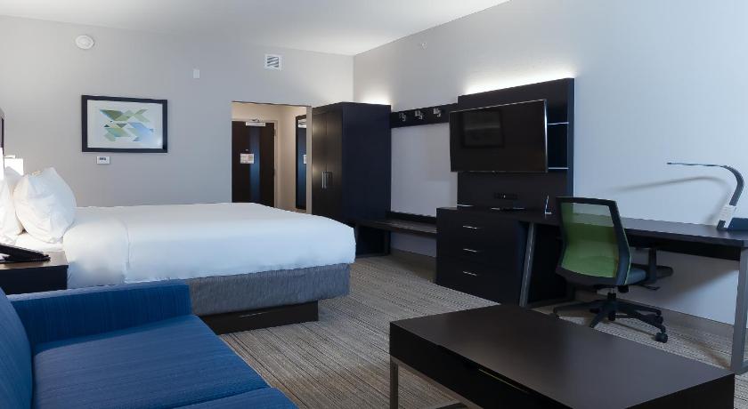 Holiday Inn Express & Suites Tampa East - Ybor City