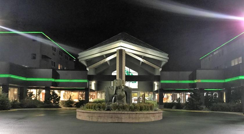 Medallion Inn and Suites photo