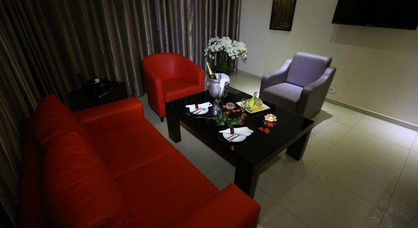 Image of Executive Suite 12
