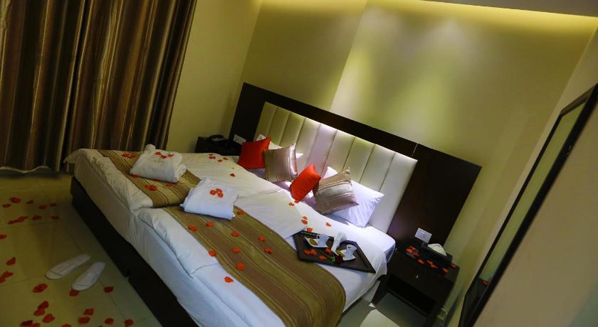 Image of Executive Suite 13