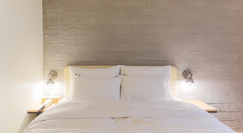 Image of Deluxe Room 6