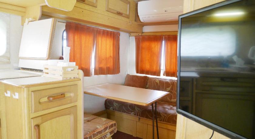 Image of Caravan 1