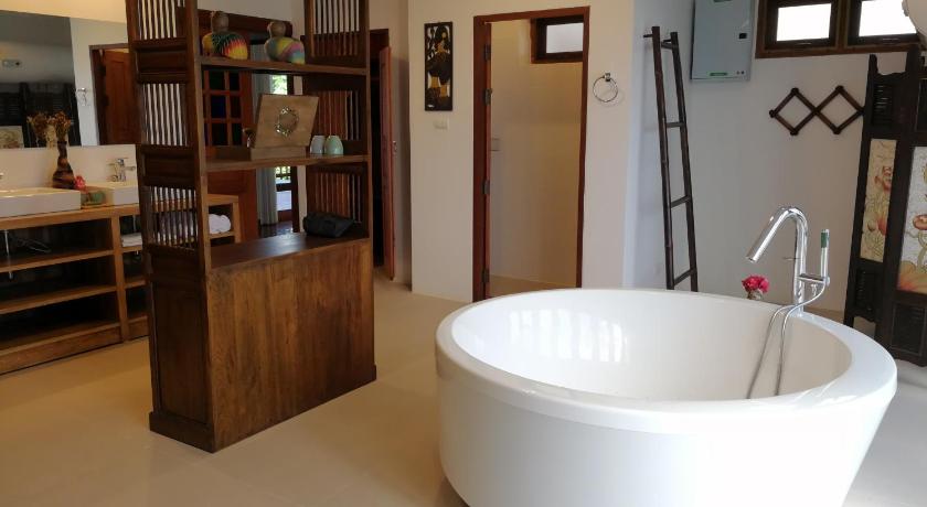 Image of King Suite With Spa Bath 8