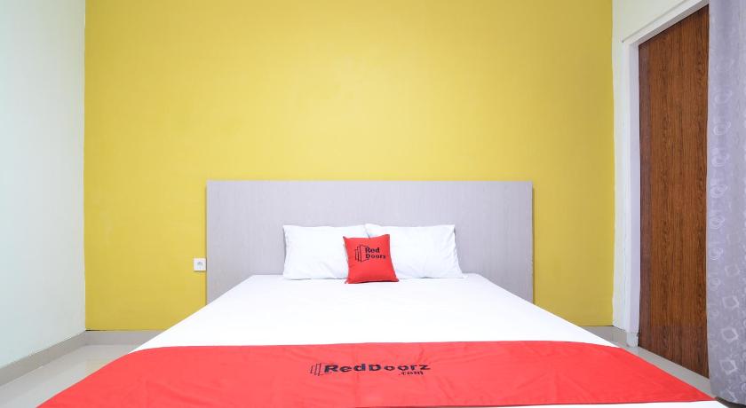 Image of RedDoorz Room 12