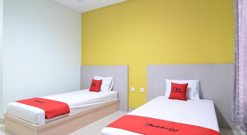 Image of RedDoorz Room 1