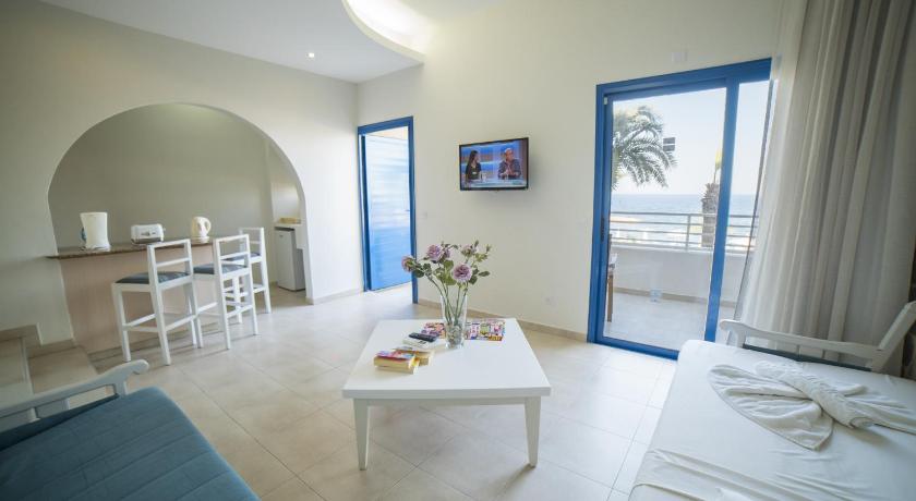 MyroAndrou Beach Hotel Apartments — Hotel in Protaras
