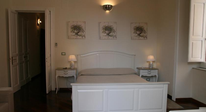 Image of One-Bedroom Apartment - Separate Building 4