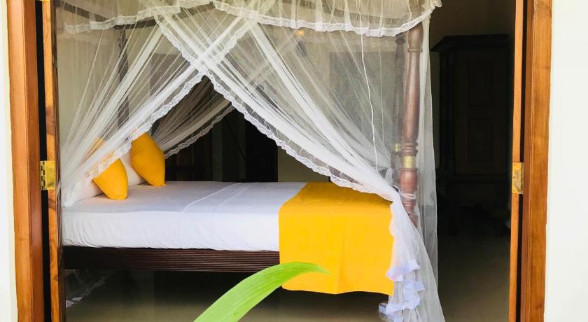 Neli guests house — Hotel in Unawatuna