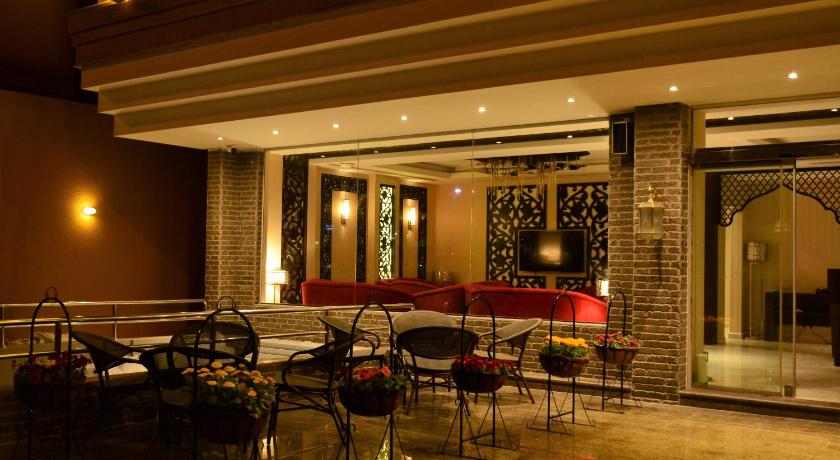 Home Inn Hotel Suites — Hotel in Al-Khobar