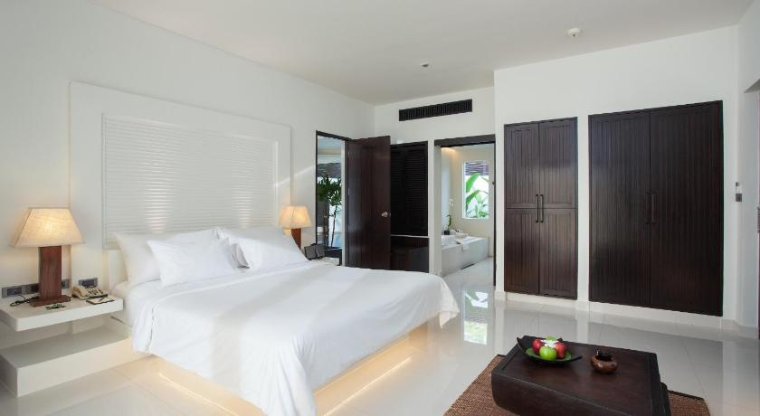 Image of Junior Pool Suite 4
