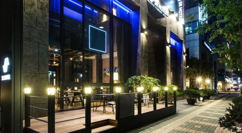 ソウル SR Hotel Seoul Magok 3つ星 ホテル 外観