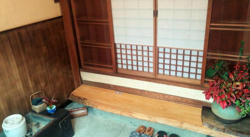 교토 무라사키노 게스트하우스 3성급 숙소 로비