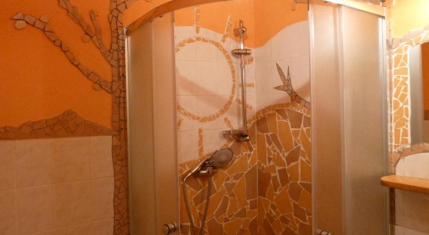 Image of Quadruple Room with Private External Bathroom 2