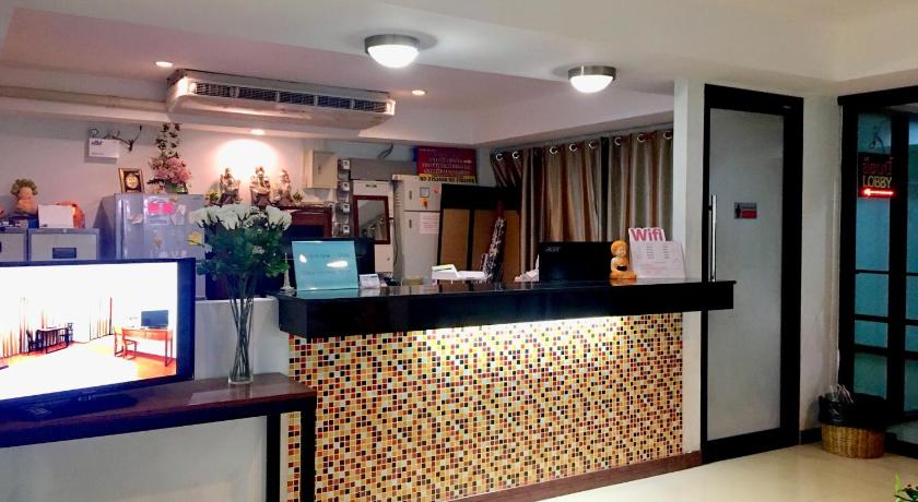 Double DD House at MRT Sutthisarn – Bangkok, NY