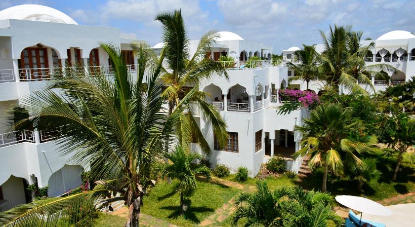 Beverly Suites photo