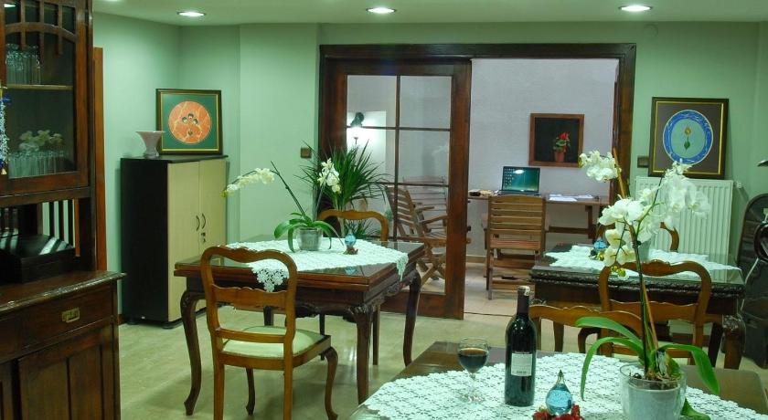 Villa Sphendone Suite Hotel - image 3