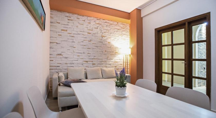 Paradise Apartment in Peiraiki — Hotel in Athens