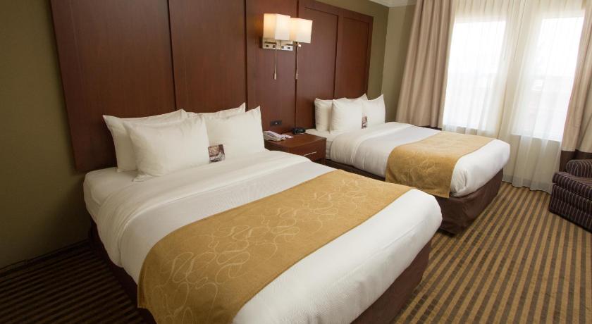 Comfort Suites Visalia - Convention Center