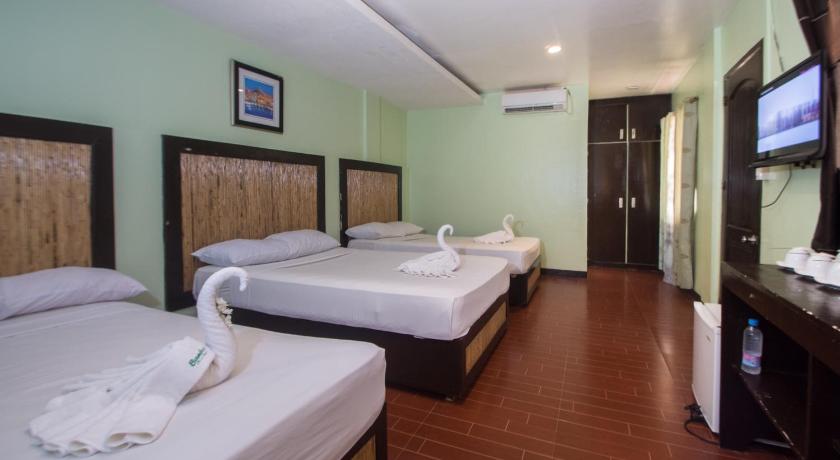 Image of Junior Family Room 8