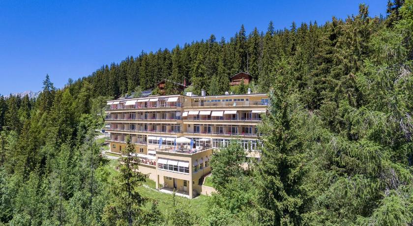 Crans-Montana Youth Hostel photo