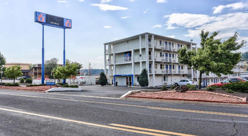 Motel 6 Flagstaff East - Lucky Lane