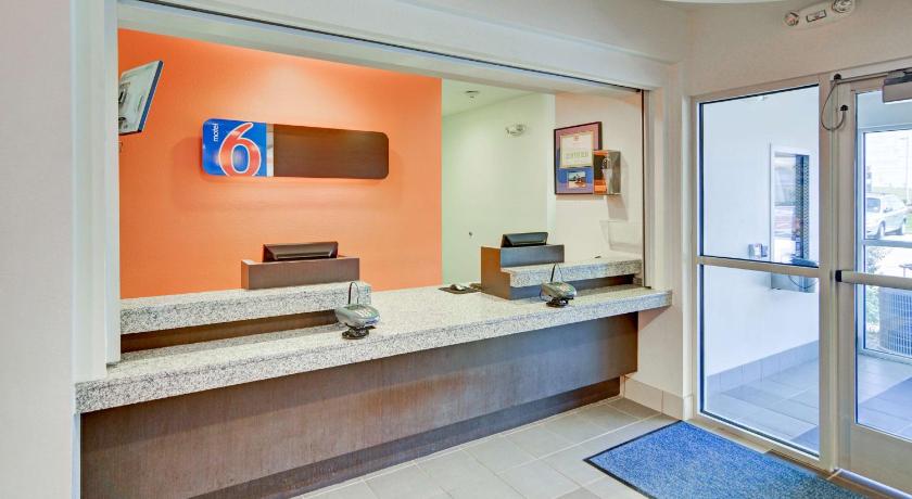 Motel 6-Roanoke, TX - Northlake - Speedway