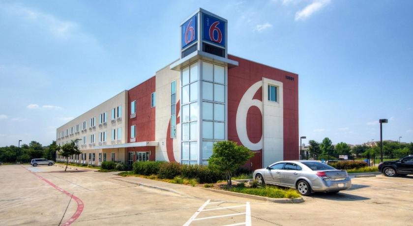 Motel 6-Roanoke, TX - Northlake - Speedway