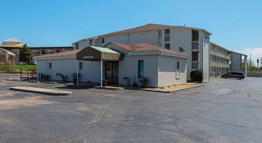 Motel 6-Blue Springs, MO