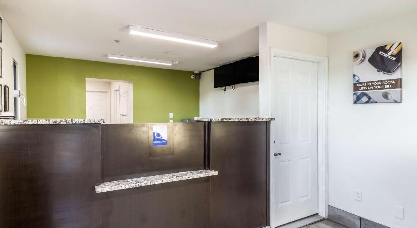 Studio 6-Savannah, GA photo