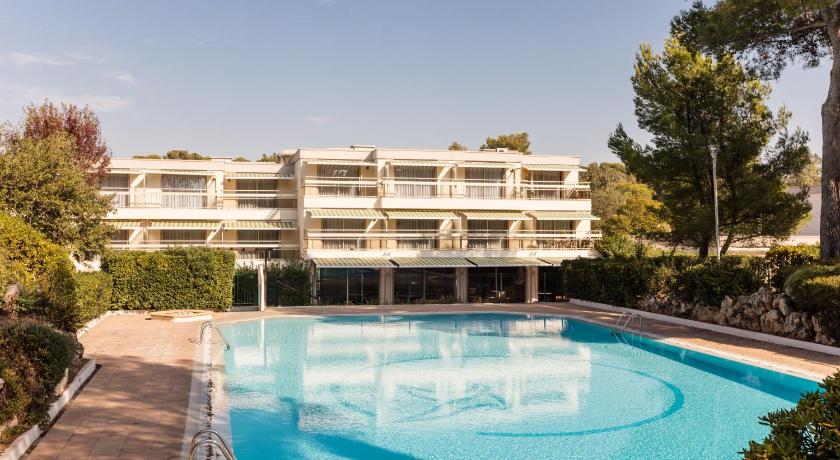 Residence Pierre &amp; Vacances La Corniche d'or — Hotel in Saint-Raphael