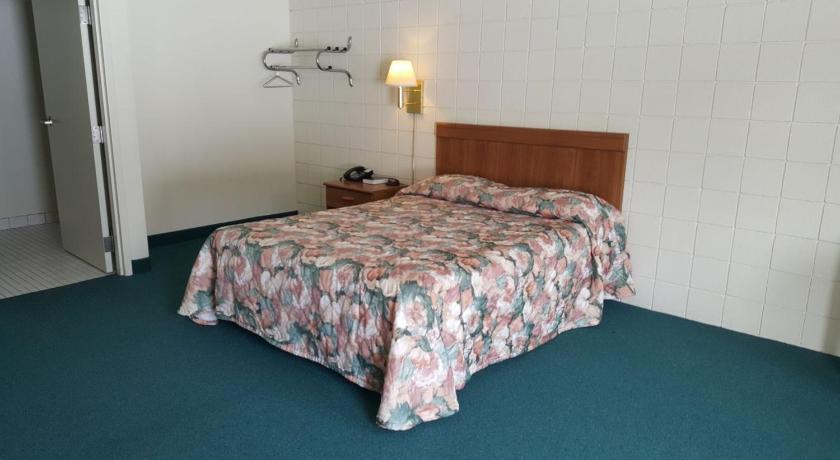 Oakridge Motel photo