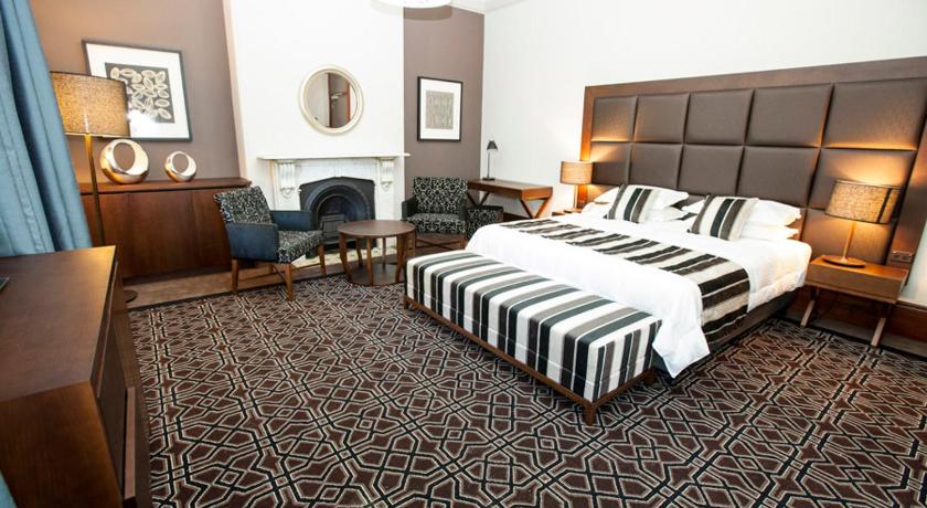 Image of Luxury King Suite 0