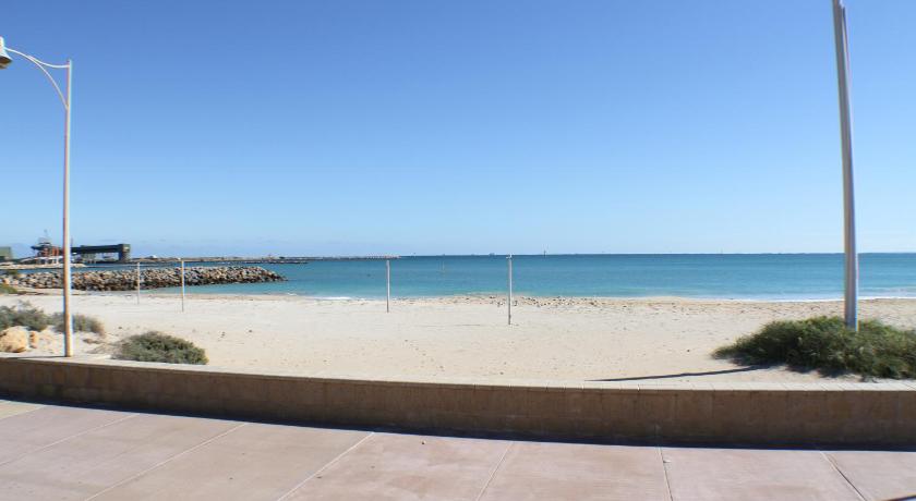 Geraldton Holiday Unit with free Streaming photo