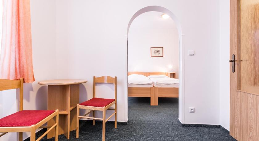 Image of Triple Room 1