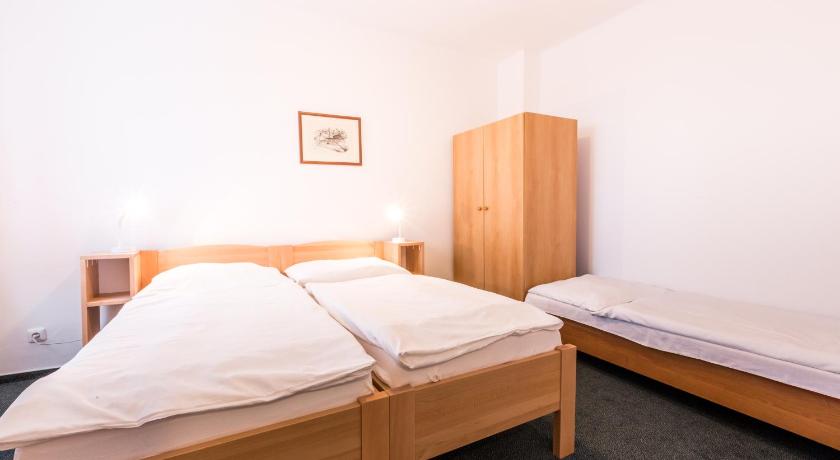 Image of Triple Room 2
