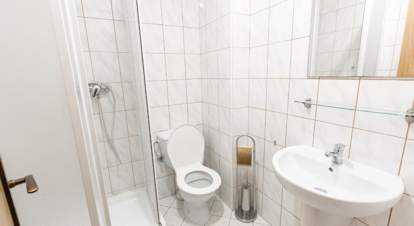 Image of Triple Room 2