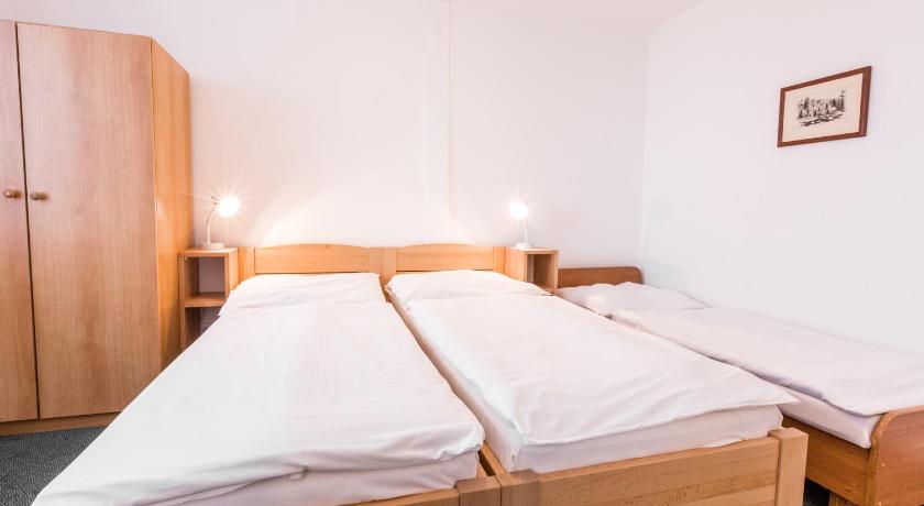 Image of Triple Room 1