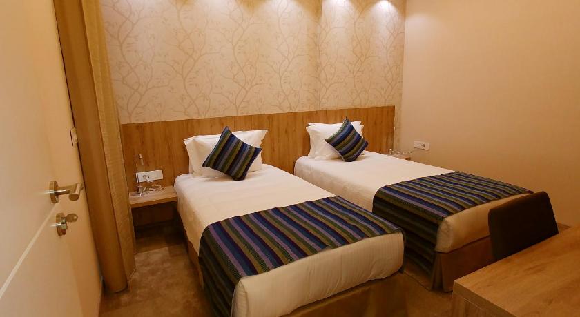 Image of Ambassador Suite 6