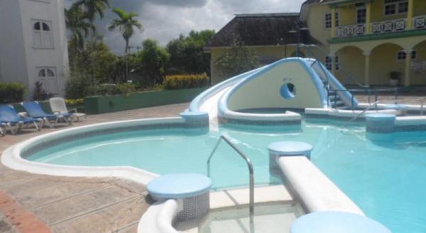 Dunn's Apartments at Sandcastles photo