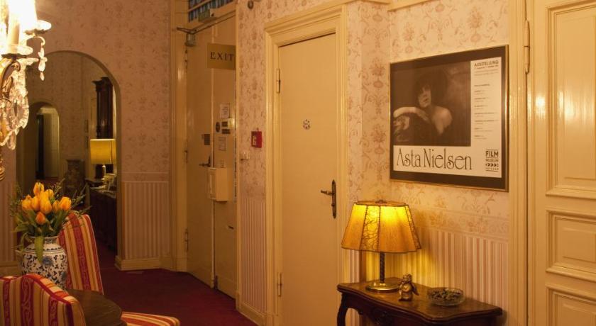 Hotel-Pension Funk am Kurfurstendamm photo