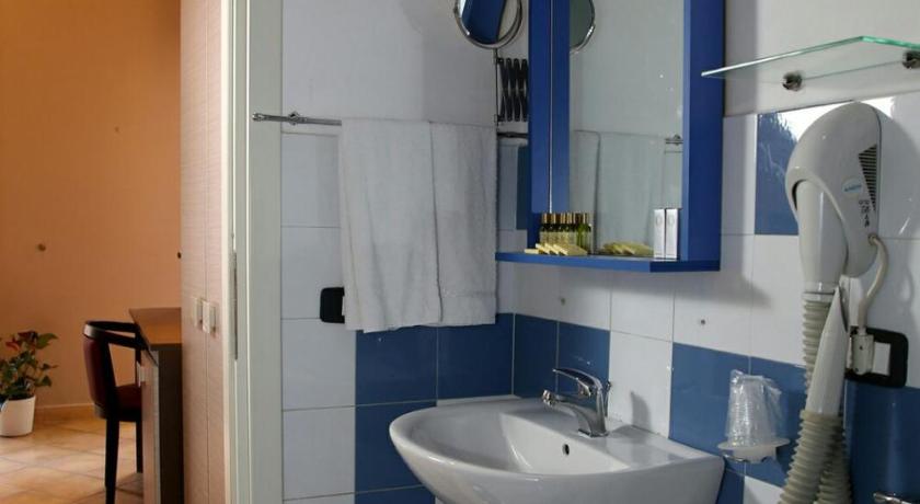 Image of Quadruple Room 2