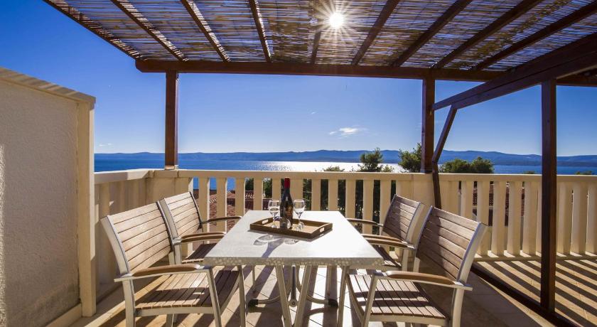 Apartmani Sani Bol — Hotel in Brac Island