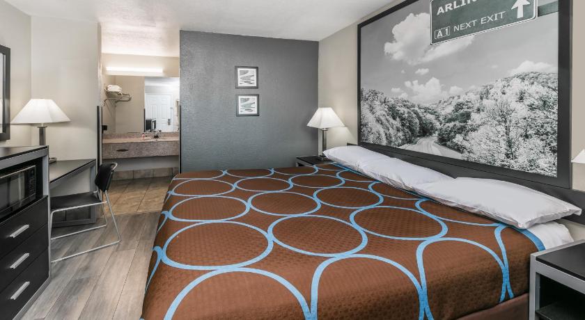 Super 8 By Wyndham Arlington Near At&T Stadium