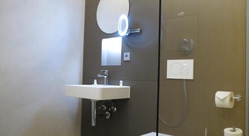 Hotel Neuthor photo