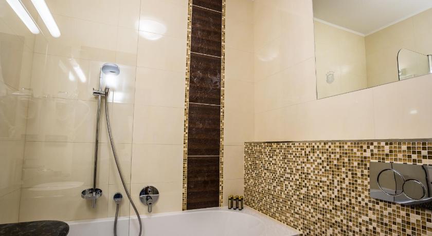 皮耶什佳尼 WELLNESS HOTEL LOWE 4星级 酒店 餐厅