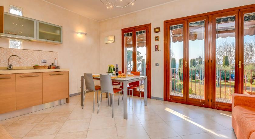 Barcone 1 — Hotel in Sirmione