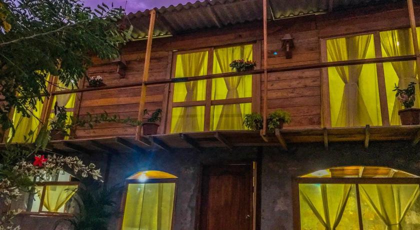 Buganvilla Guest House — Hotel in Santa Elena